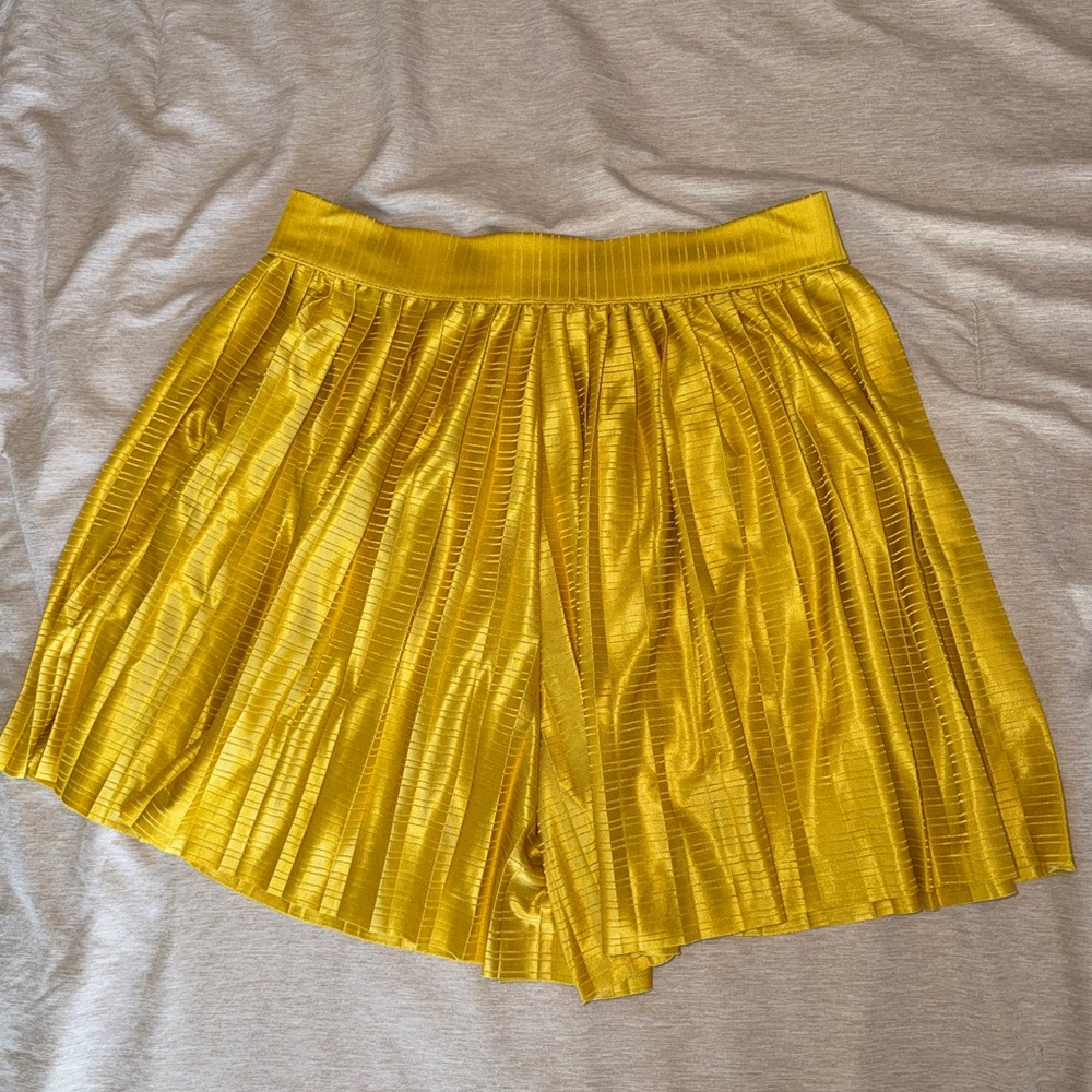 H&M Radiant Yellow Pleated Skirt - Picture 3 of 5